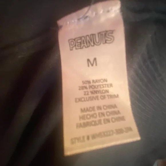 Peanuts Women's Green Embroidered Hooded Lightweight Sweater w/ Snoopy NWT!! - Picture 6 of 6